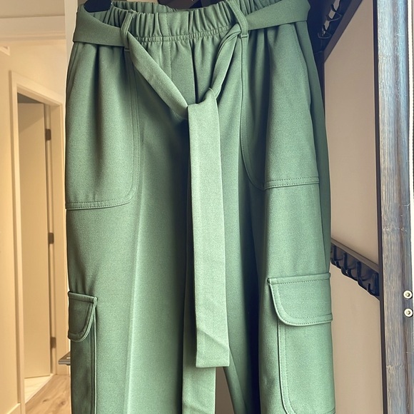 Chapter One Sportswear belted Olive Green Cargo pants . - Picture 3 of 8